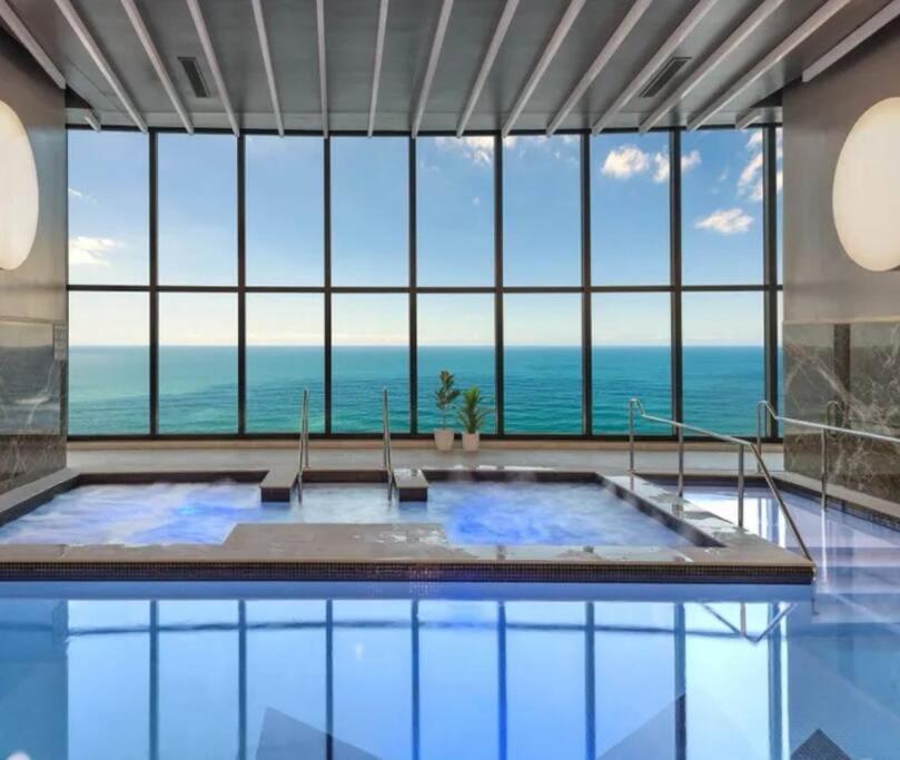 Surfers Paradise New Beachfront Apartments Gold Coast Exterior foto