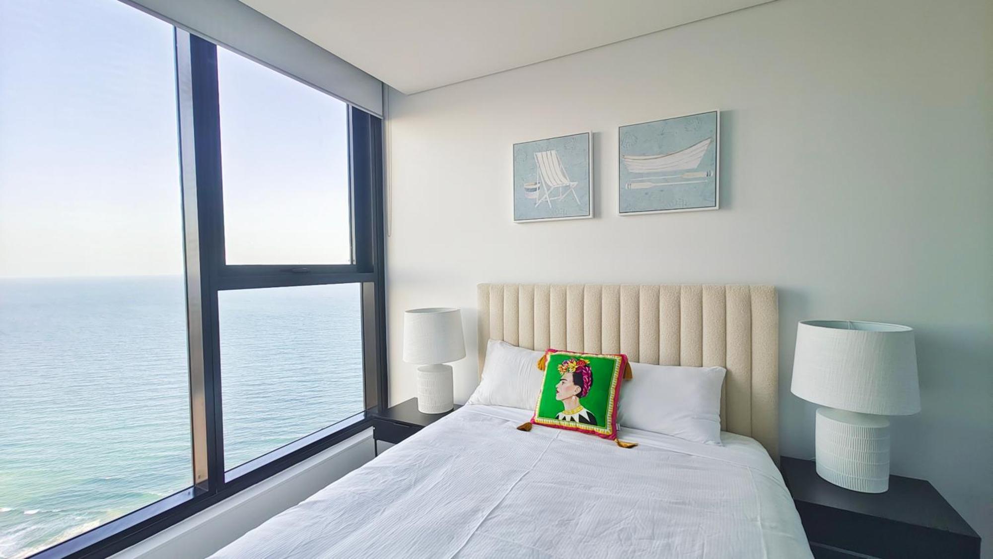 Surfers Paradise New Beachfront Apartments Gold Coast Exterior foto