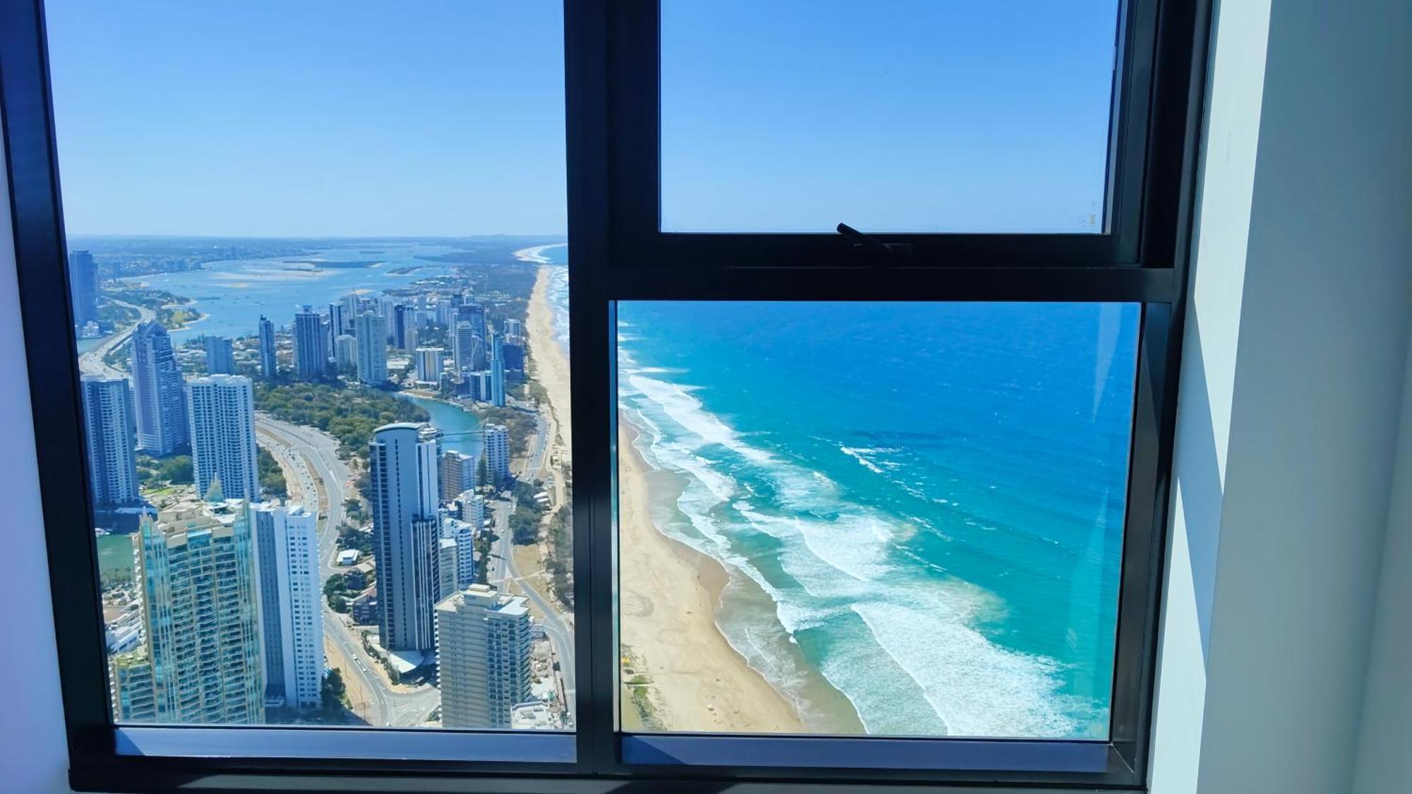Surfers Paradise New Beachfront Apartments Gold Coast Exterior foto